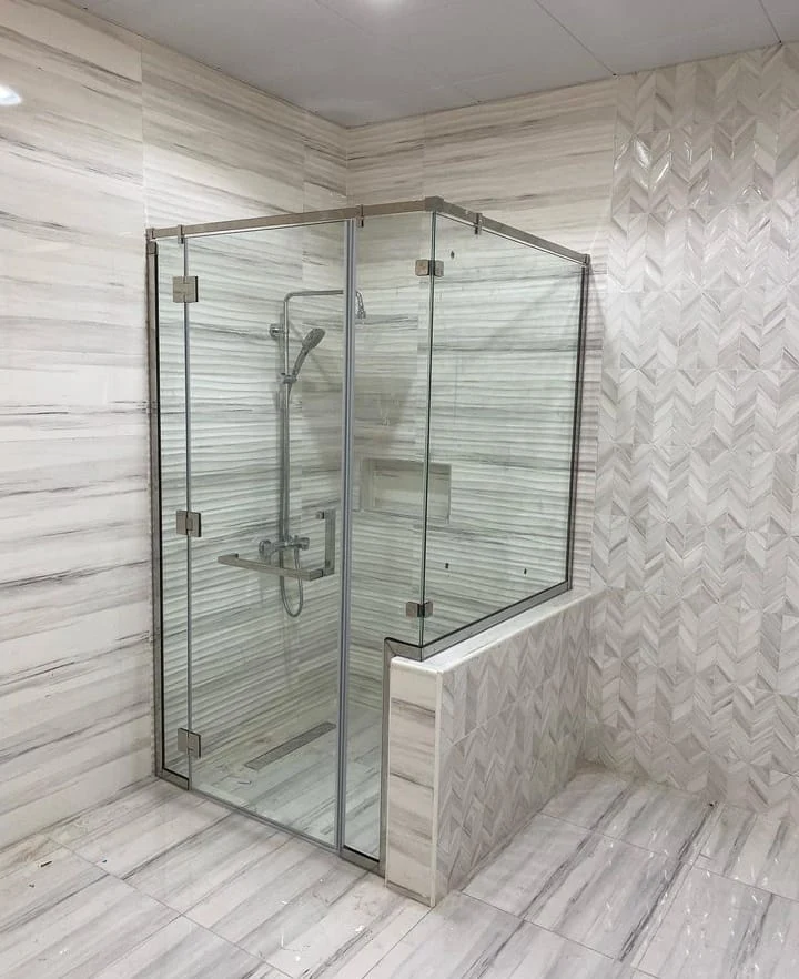 Clear shower enclosure