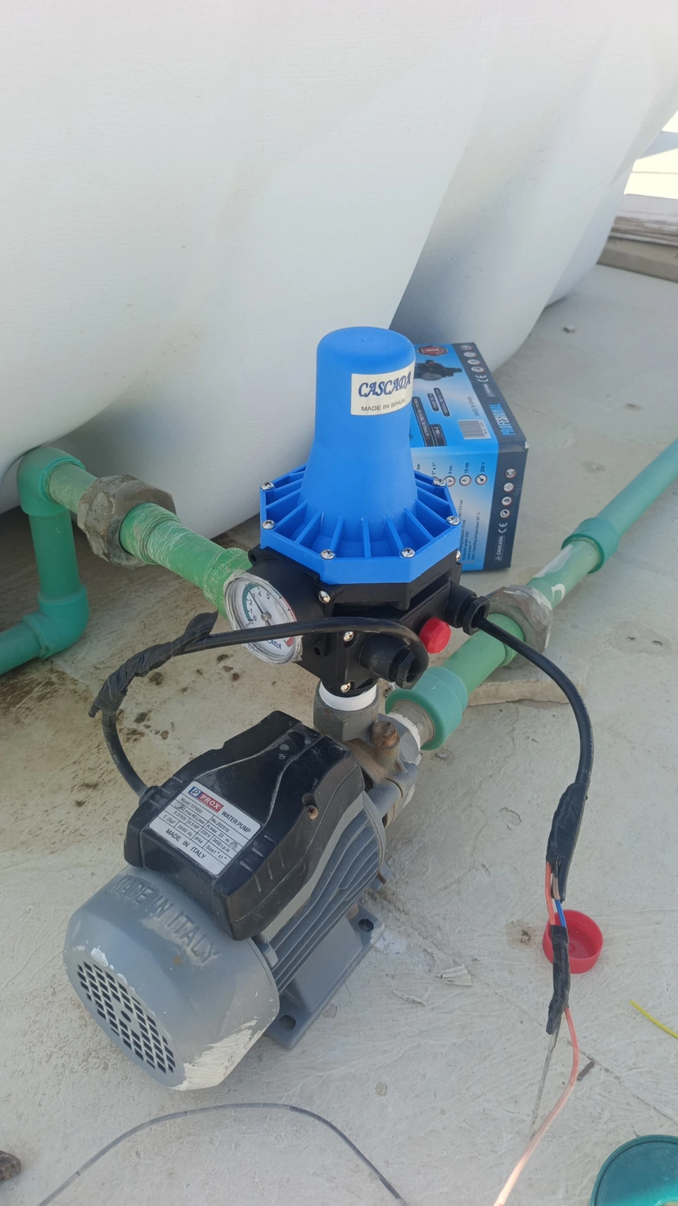 Water pump & pressure controller