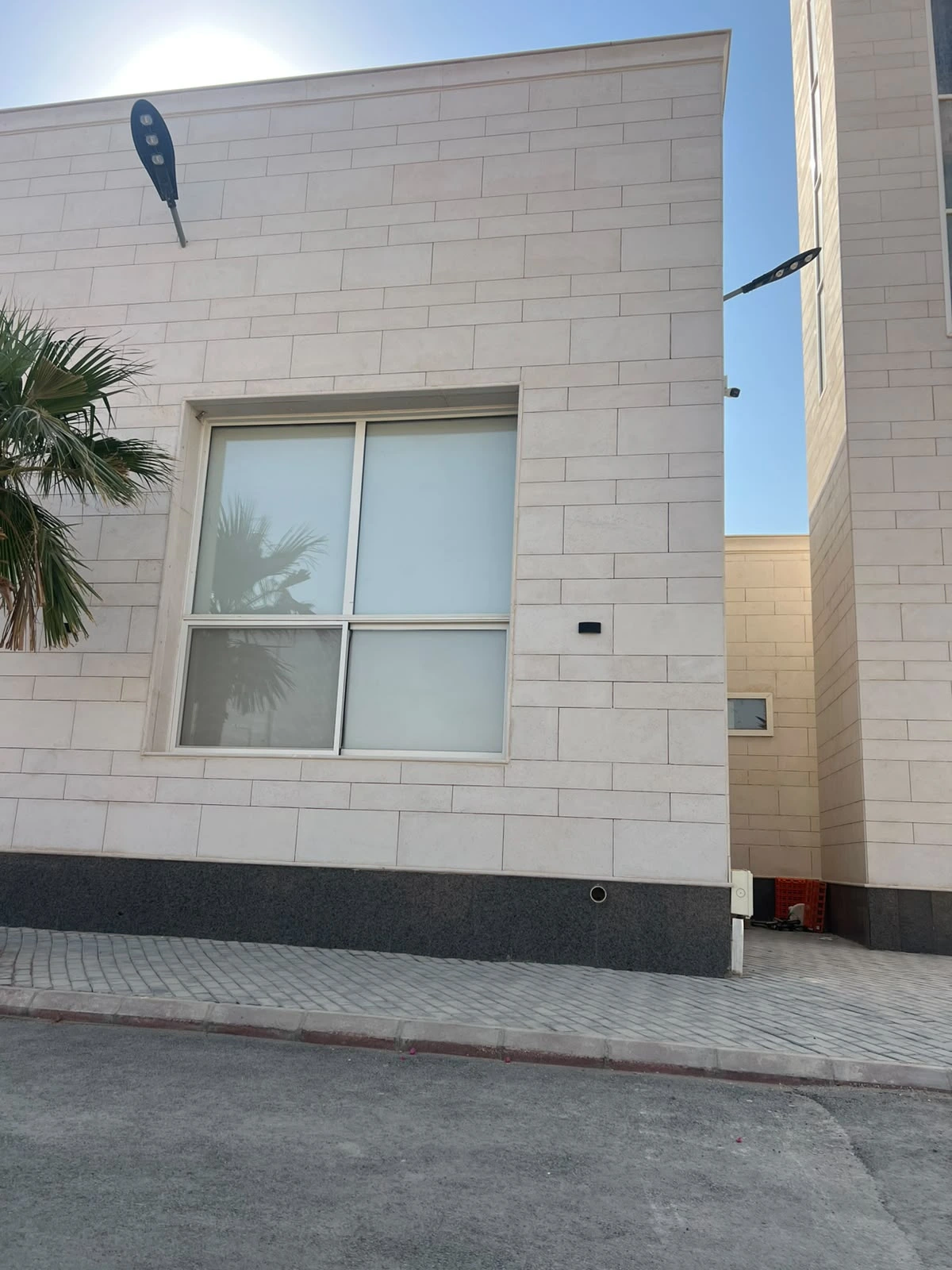 صورة واجهة حجرية من أعمال العميل