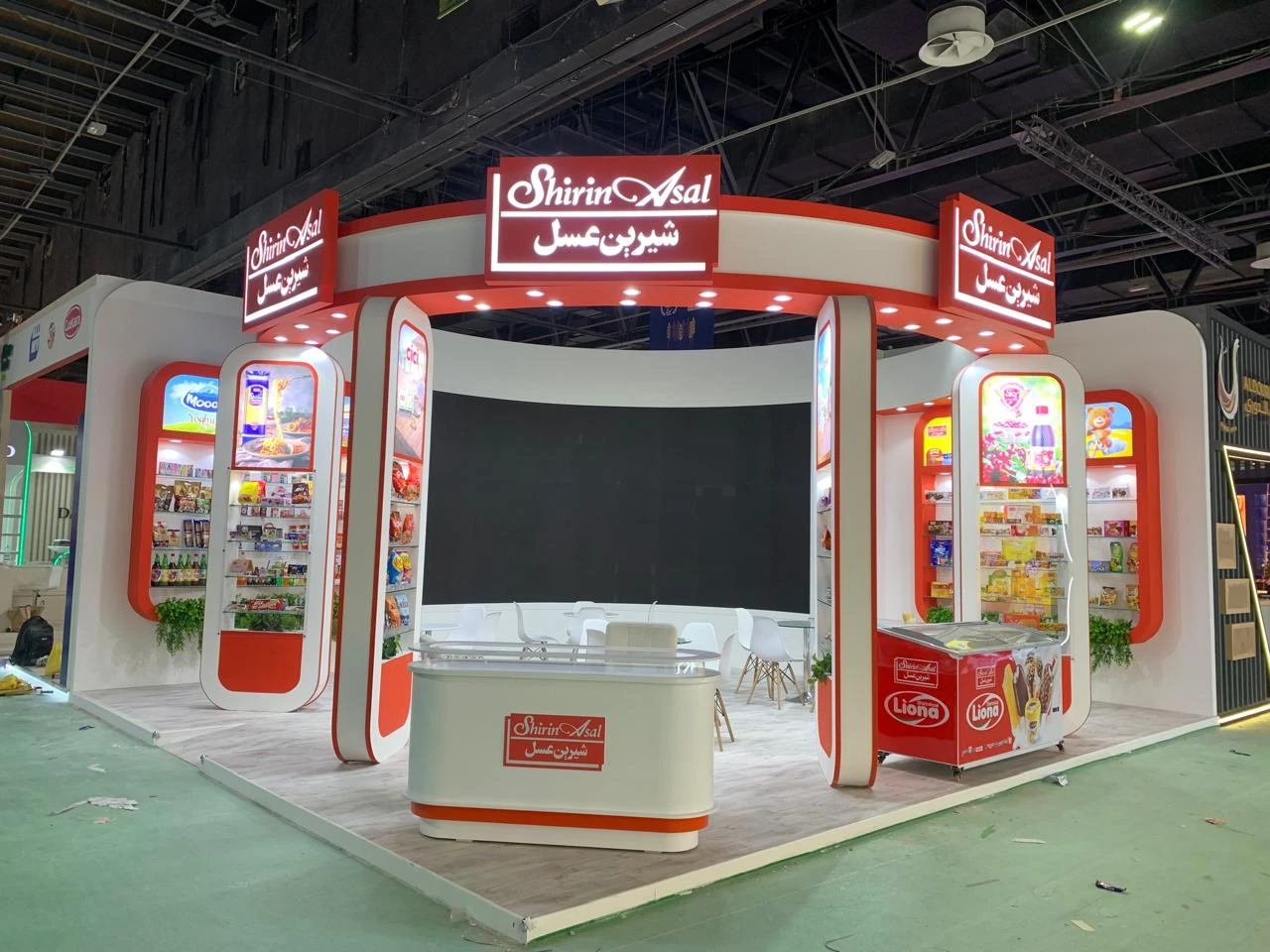 Client-supplied exhibition stand