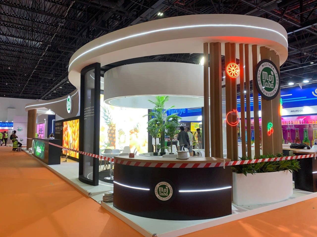 Client-supplied exhibition stand